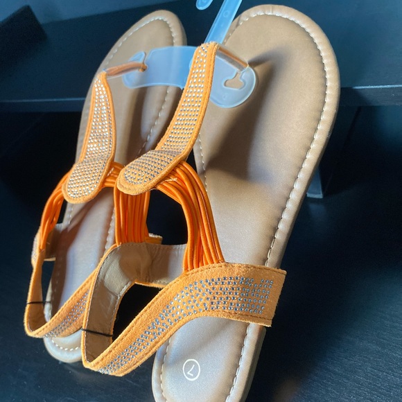 Women's Everday Slipper - Picture 2 of 3